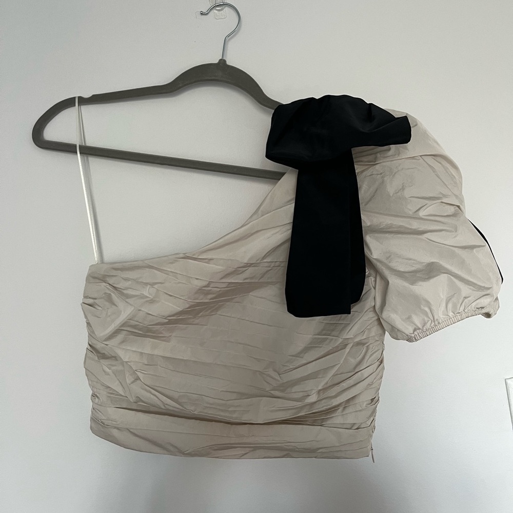 ZARA — NWT Asymmetrical Top w/ Large Bow (Cream & Black) — Size L